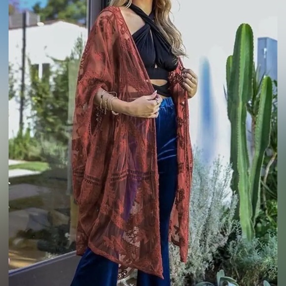 A gorgeous Burnt Siena Mesh Lace Beach Coverup, Kimono, Duster, Orange Hue Throw - Picture 1 of 6